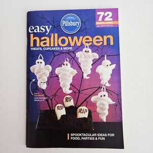Pillsbury Easy Halloween Treats Cupcakes and More 2011 72 Recipe Cards VG